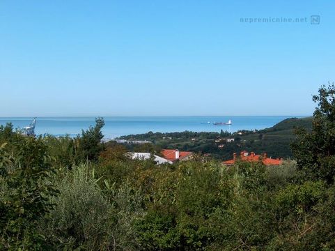 Земельный участок в Копер