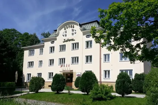 Сфера услуг в Остров