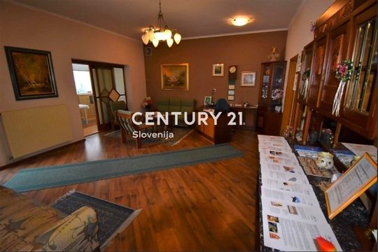 Коммерческая недвижимость в Шентюр