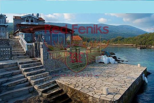 Дом в Тиват