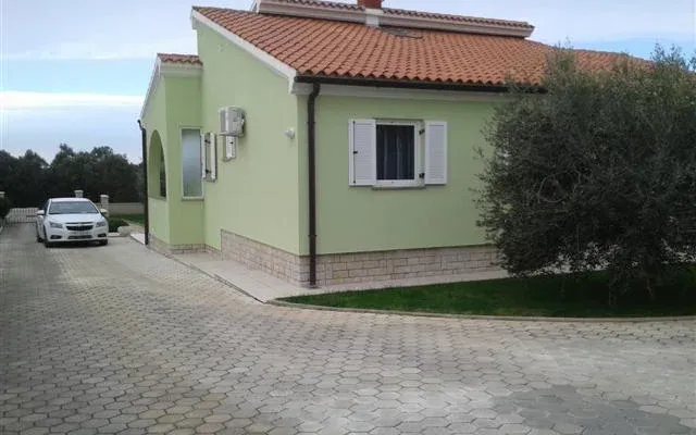 Отдельный дом в Перой