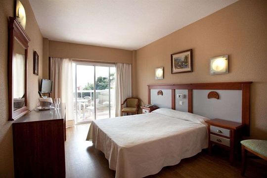 Отель в Торремолинос