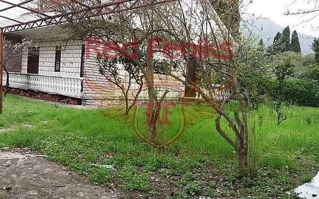 Дом в Тиват