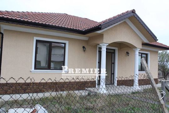 Дом в Каменар