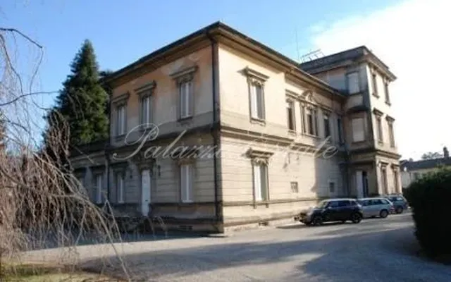 Вилла в Варе