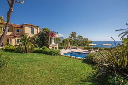 Вилла в Прованс-Alpes-Côte d'Azur