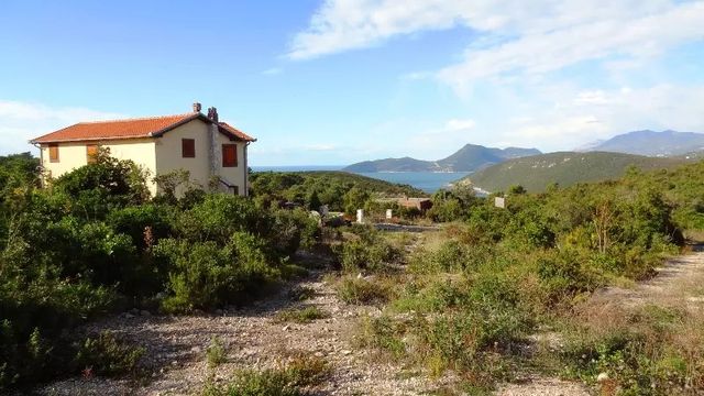 Земельный участок в Жаница