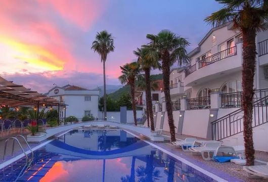 Отель в Кумбор