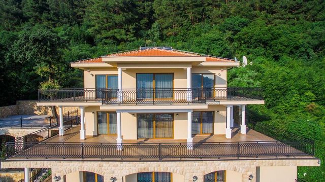 Дом в Будва