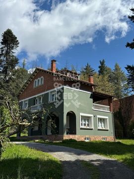 Дом в Жирона