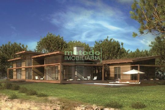 Земельный участок в Сетубал