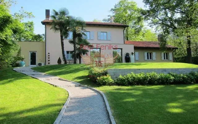 Вилла в Арона