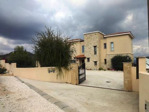 Замок в Струмби