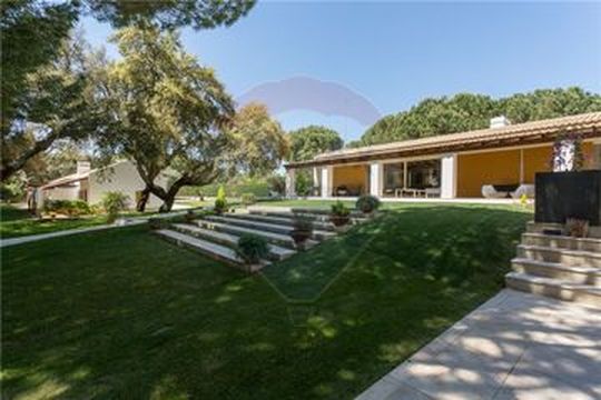 Вилла в Сетубал