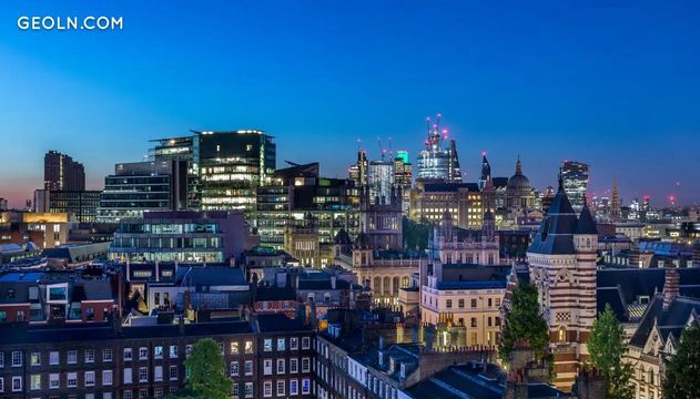 Lincoln Square in London