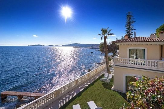 Вилла в Сен-Жан-Кап-Ферра