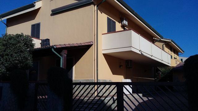 Вилла в Barcellona Pozzo ди Готто