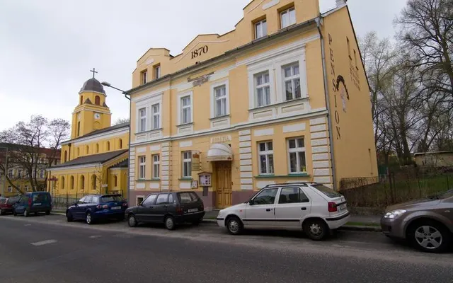 Сфера услуг в Франтишкови-Лазне