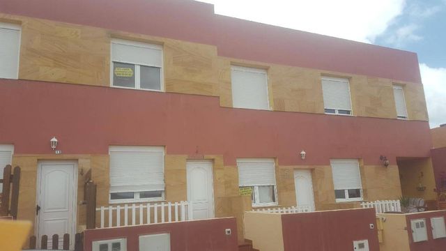 Таунхаус в Пуэрто-дель-росарио