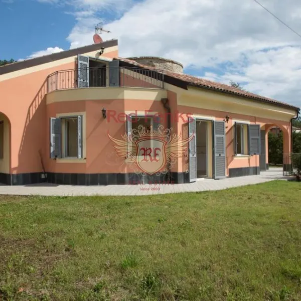 Вилла в Алассио, фото 1