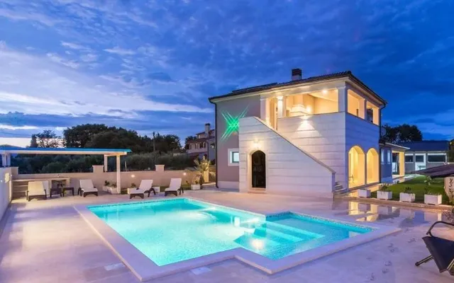 Вилла в Помер