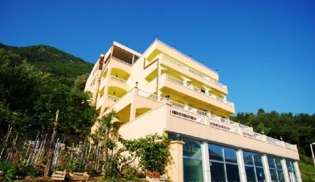 Отель в Столив