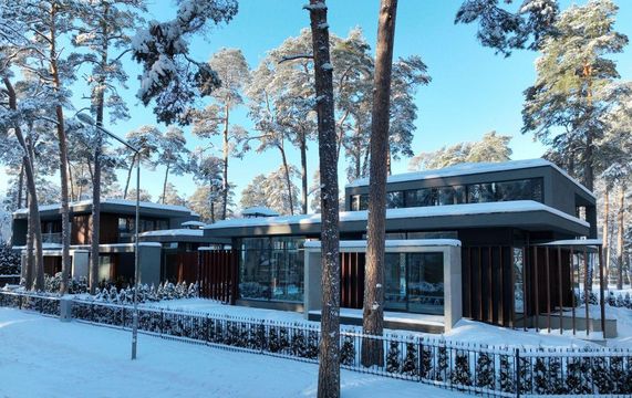 Дом в Майори