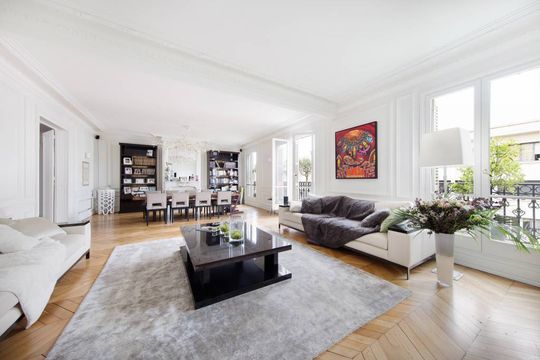 Квартира в Париж