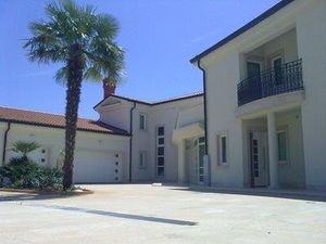 Farkas real estate and construction