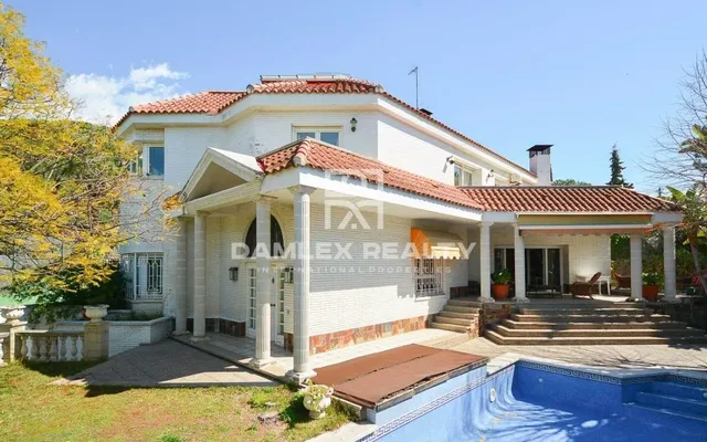 Вилла в Кабрильс