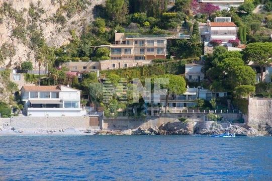 Вилла в Центр-Долина Лауры