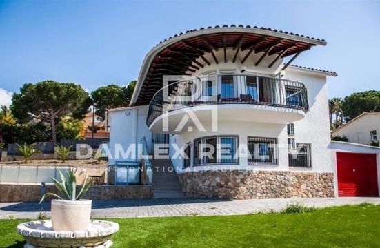 Вилла в Льорет-де-Мар