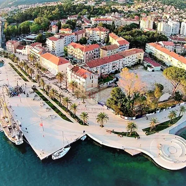 Квартира в Тиват, фото 1