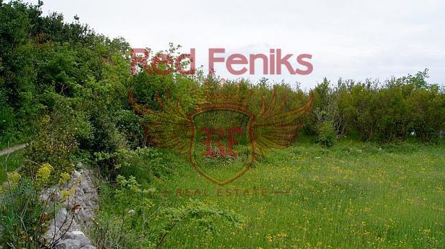 Земельный участок в Добра Вода