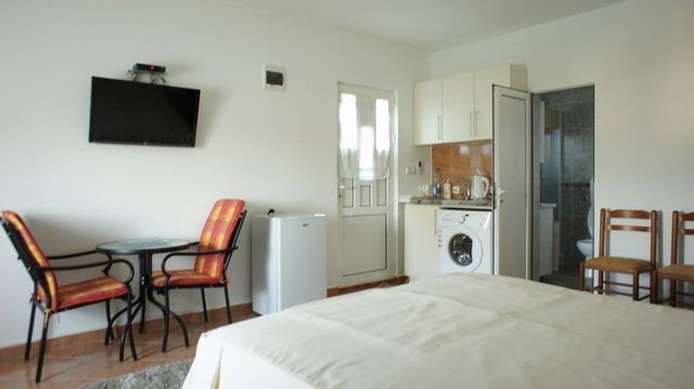 Отель в Сутоморе