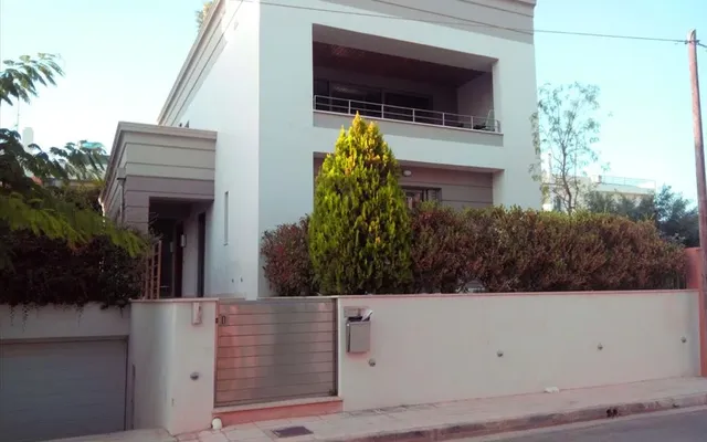 Отдельный дом в National Bank of Greece