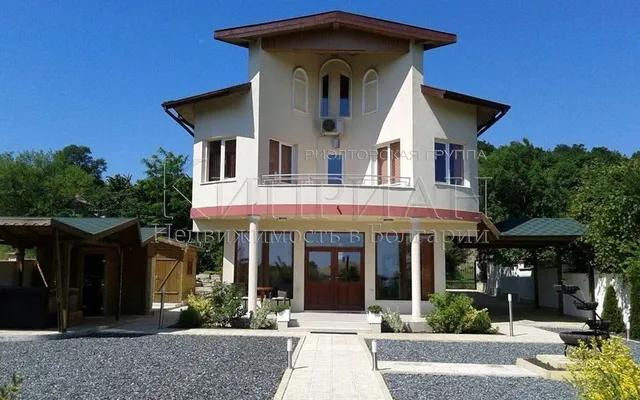 Дом в Варна