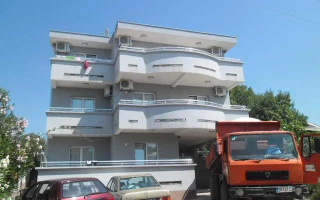 Отель в Улцинь