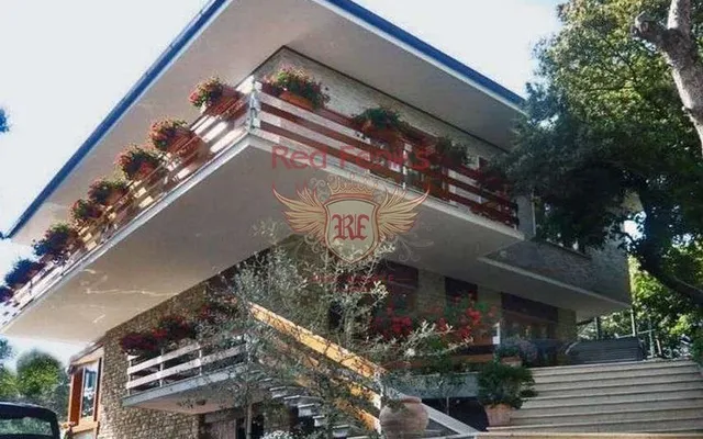 Вилла в Ливорно