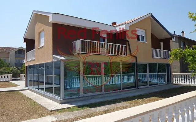 Дом в Подгорица