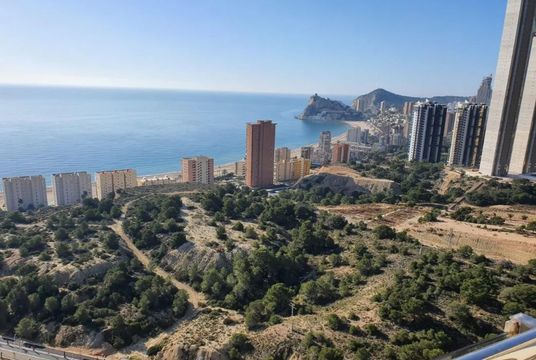 Земельный участок в Бенидорм