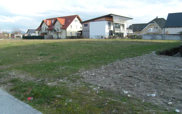 Земельный участок в Домжале