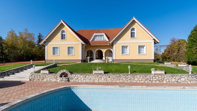 Вилла в Черсегтомай