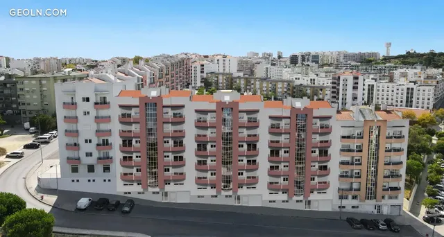 Eduardo Viana 6 in Almada