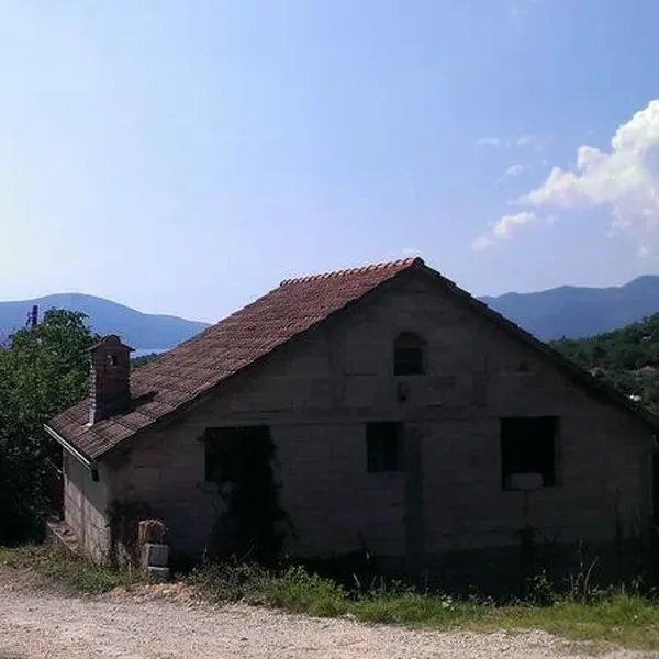 Отдельный дом в Тиват, фото 1
