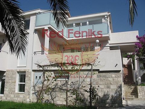 Дом в Тиват