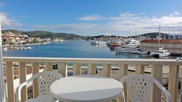 Отель в Рогозница