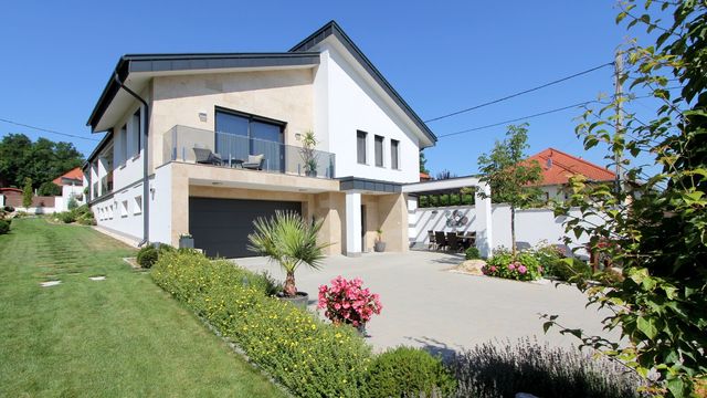 Вилла в Черсегтомай