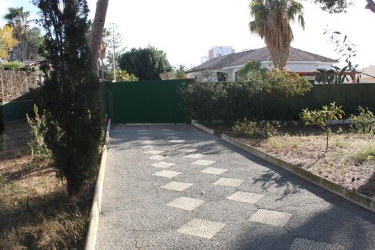 Земельный участок в Бенидорм