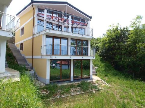 Дом в Копер